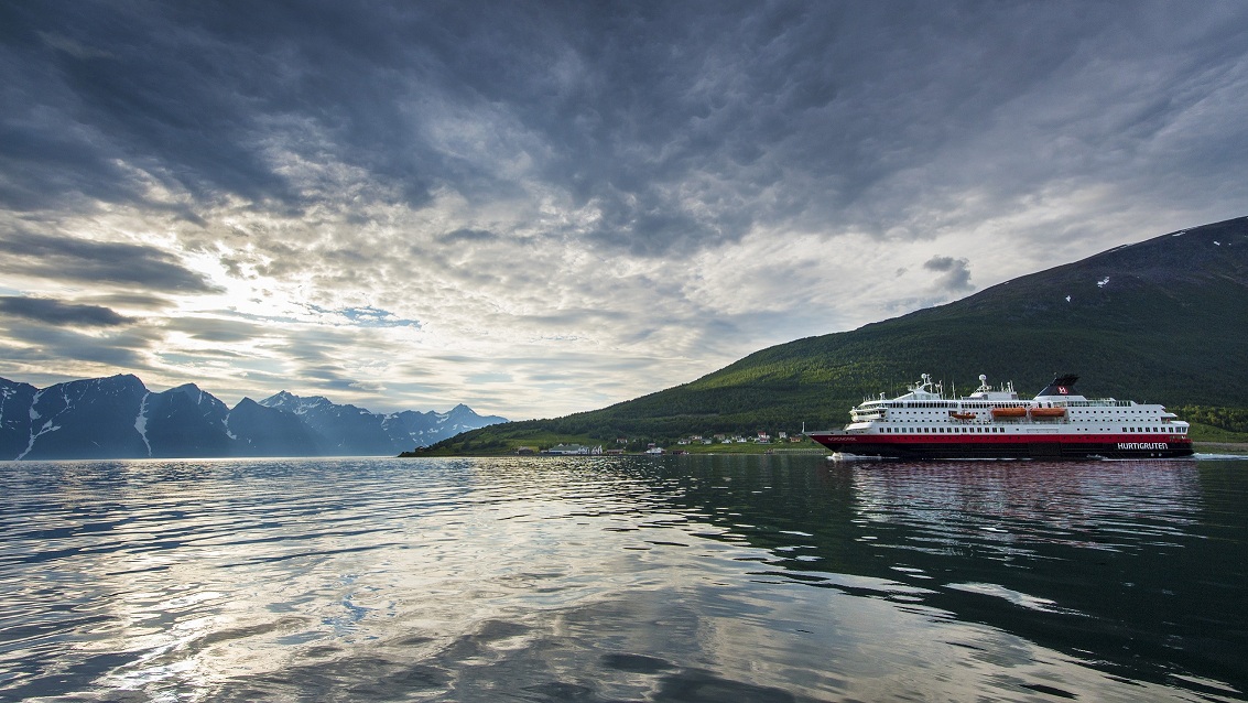 Nuevo fiordo para 2014, Hurtigruten visita el Lyngenfjorf