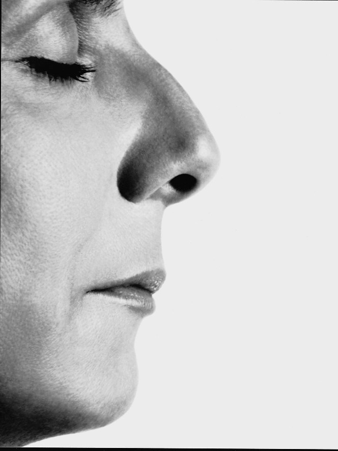 Sophie Calle. Le nez © Jean-Baptiste Mondino