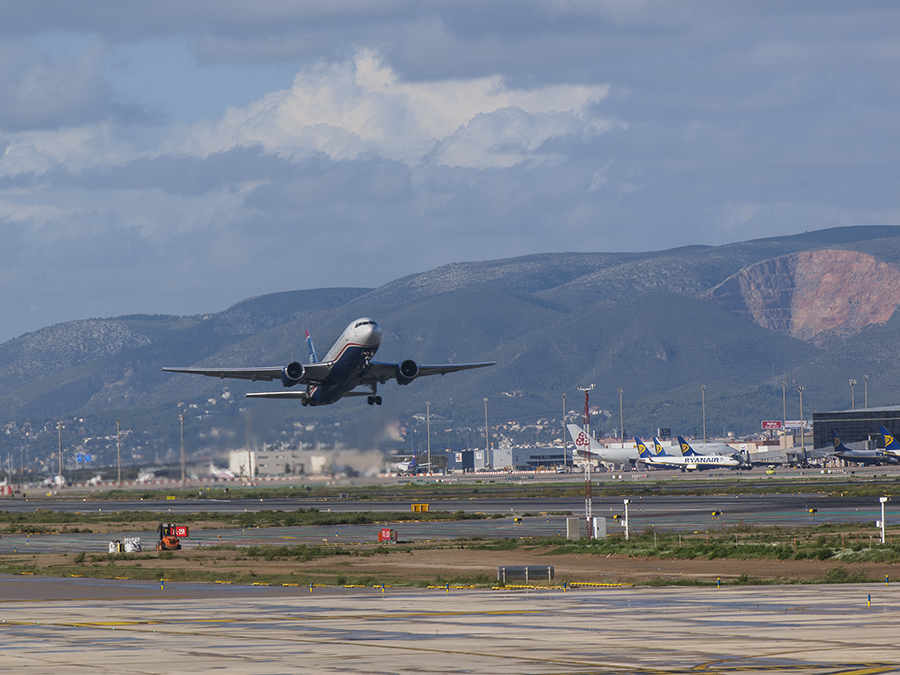 ENAIRE mejora los aterrizajes al Aeropuerto de Barcelona-El Prat 
