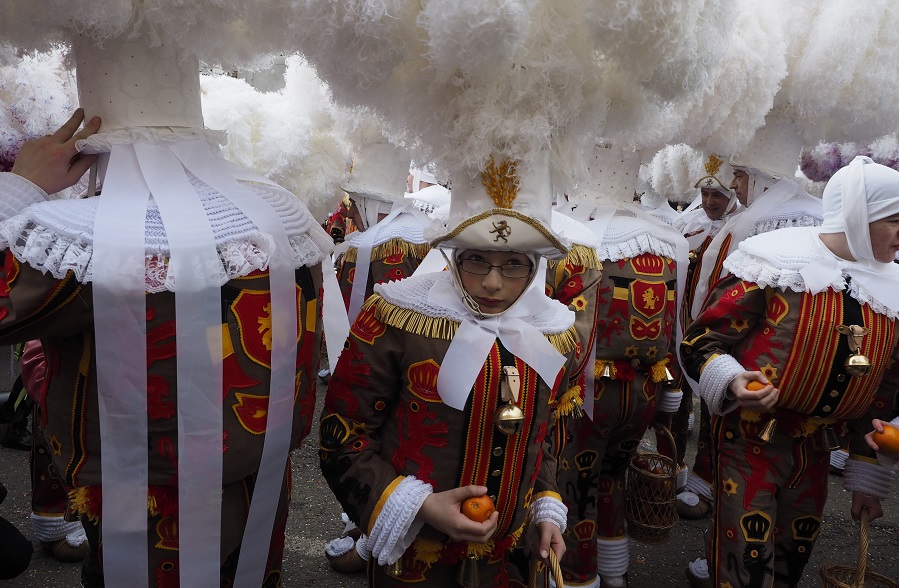 Los Gilles, protagonistas de uno de los carnavales más curiosos de Europa 