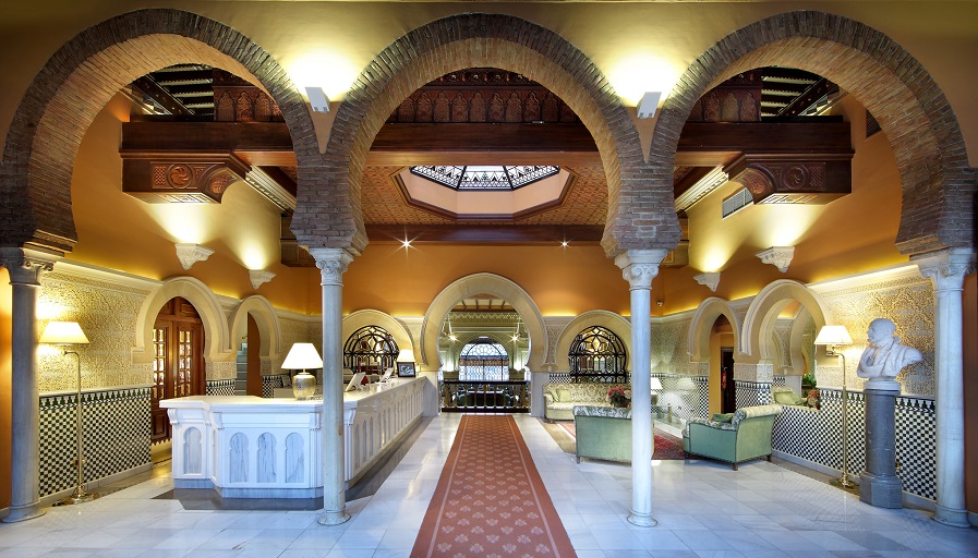 Hotel Alhambra Palace, de hospital de campaña a Hotel de Lujo