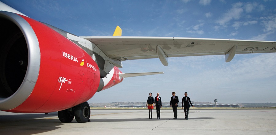 El Grupo Iberia operará dos vuelos diarios Malaga-Madrid y volará directo a San Sebastián y Niza