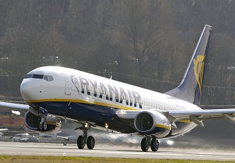 Ryanair anuncia nuevas rutas desde Santiago a Zaragoza y Roma