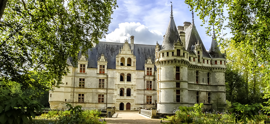 Castillo de Azay-le-Rideau en el valle del Loira
