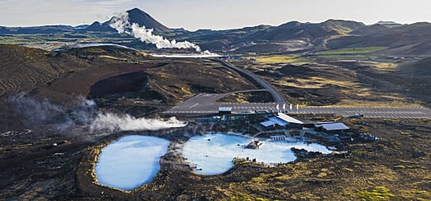 PLAY lleva a los viajeros españoles a los mejores baños termales de Islandia