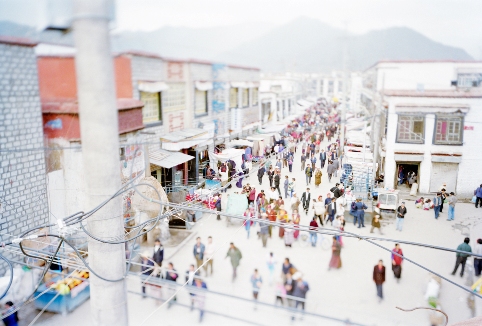Espacio Compartido - Lhasa, Tibet, 2000. Cortesía Yancey Richardson Gallery New York © Olivo Barbieri