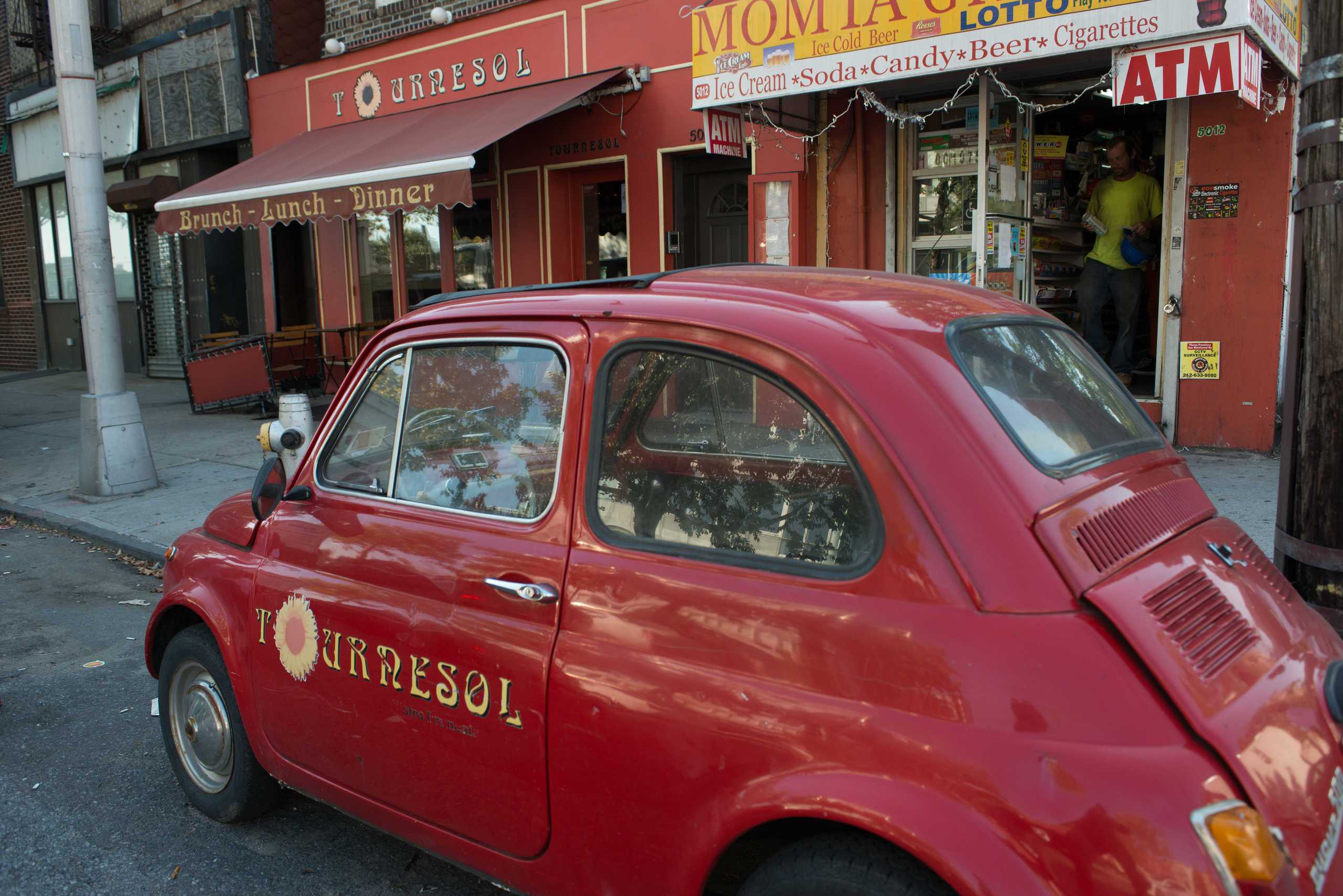 ·  Manducatis’ sirve cocina italiana fresca y auténtica y no sólo se ha ganado los elogios de los residentes de Queens, sino también del famoso músico Tony Bennett. El ambiente familiar y acogedor y el menú, que ofrece pasta casera, como manicotti, canelones y ñoquis de ricotta, hacen de Manducatis una visita obligada en Long Island City.