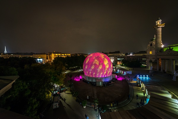 ViennaSphere  un espectáculo multimedia en Barcelona