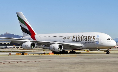 Emirates debuta con su segundo A380 diario en Barcelona
