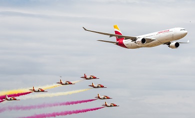 Iberia brinda por sus 90 años de historia