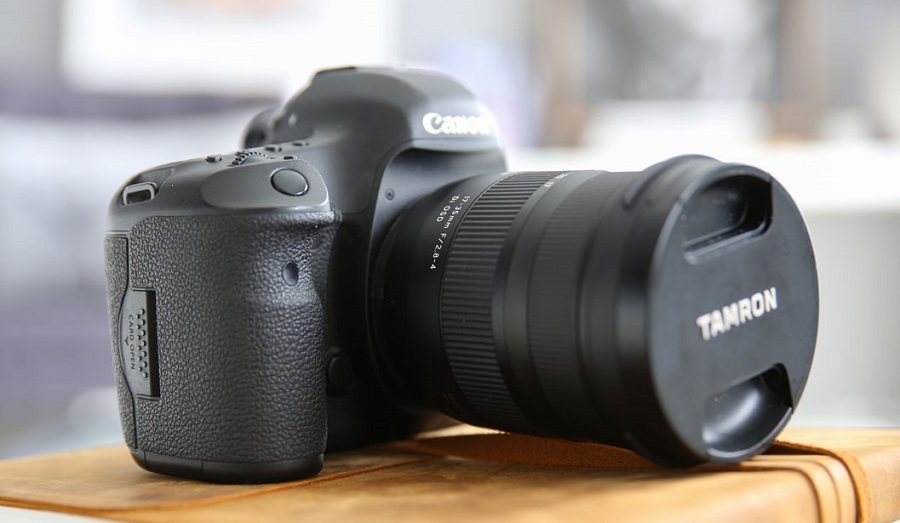 Tamron presenta su zoom ultra-gran-angular más ligero y más pequeño 