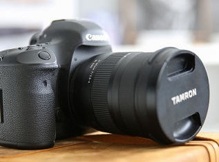 Tamron presenta su zoom ultra-gran-angular más ligero y más pequeño