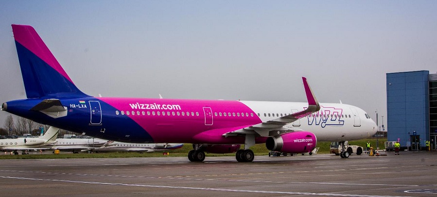 La flota de Wizz Air alcanza los 100 aviones