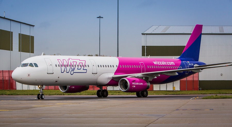 La flota de Wizz Air alcanza los 100 aviones