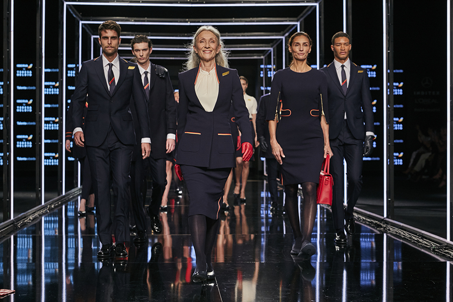 Los nuevos uniformes de IBERIA diseñados por Teresa Helbig 