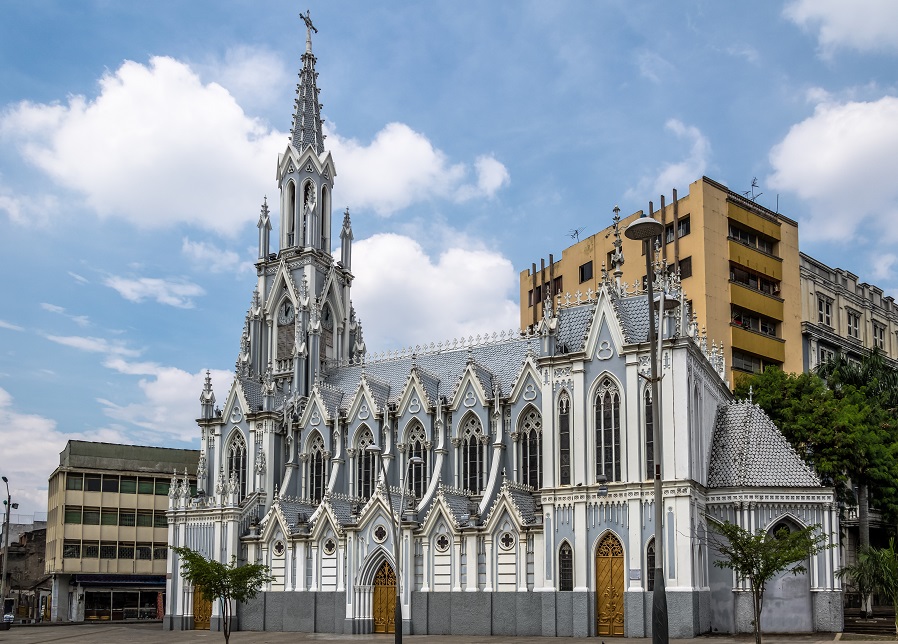 Plus Ultra Líneas Aéreas abre la venta de billetes a Cali y Cartagena de Indias
