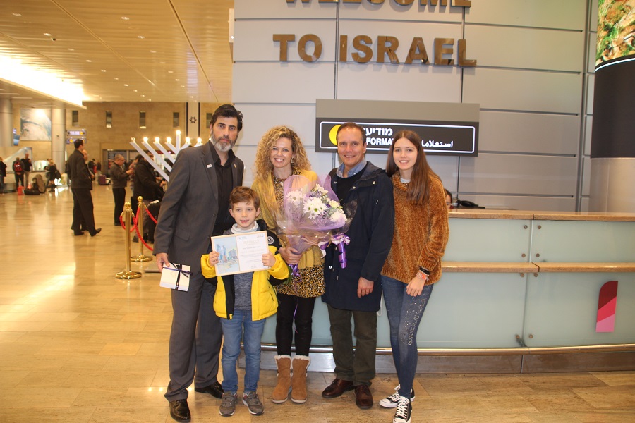 Israel recibe a la turista española número 100.000 