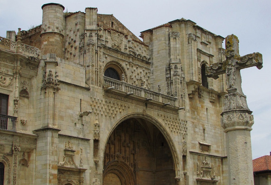 Santiago se detuvo en León