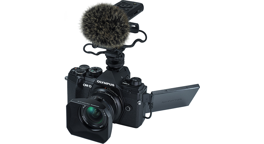 Olympus lanza al mercado el objetivo ED 12-45mm F4 PRO y un kit de creación de contenido de vídeo