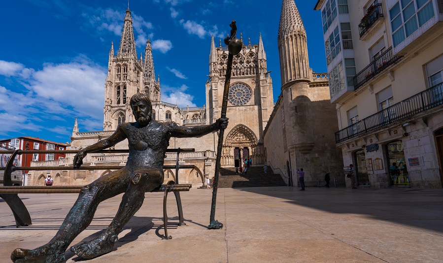 Burgos espera el paso del peregrino