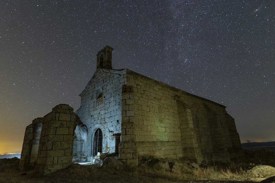 28 experiencias astroturisticas por el cielo de Cáceres