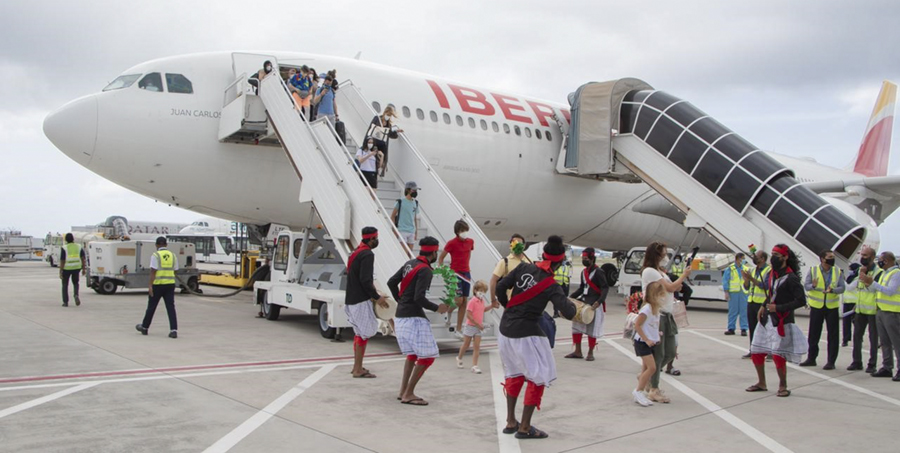 Iberia inaugura su ruta a Maldivas