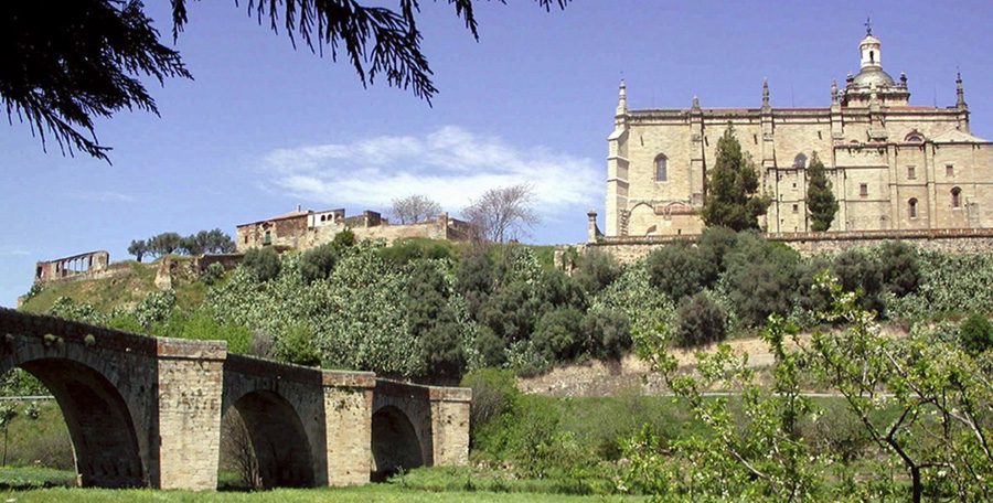 Coria, destino de embrujo para viajar este otoño