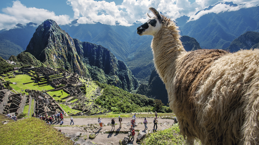 Perú reabre Machupicchu y reanuda operaciones aéreas y férreas