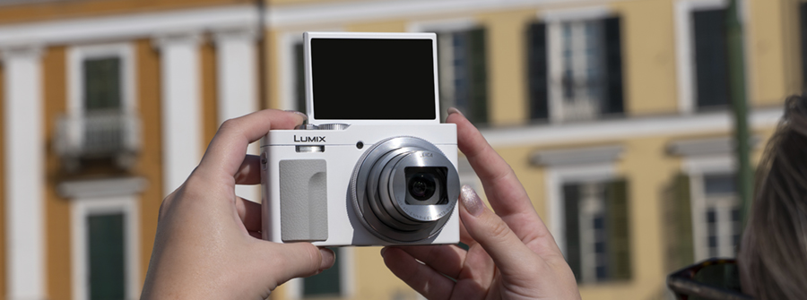Nueva compacta viajera LUMIX TZ99 en color blanco